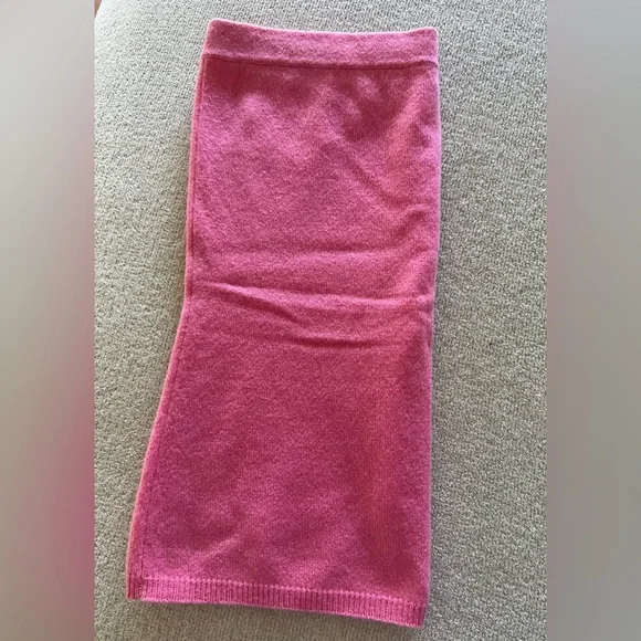 Thesaurus Women tank top, pink color. Cashmere. - Picture 3 of 10